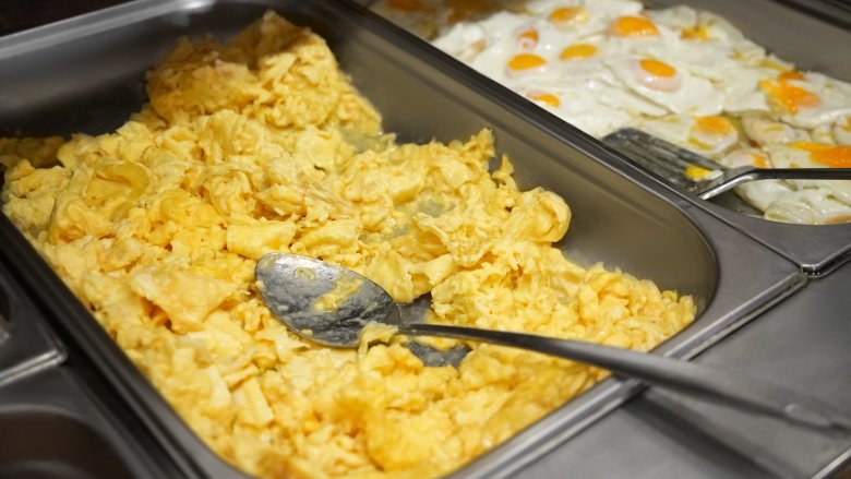 scrambled eggs buffet