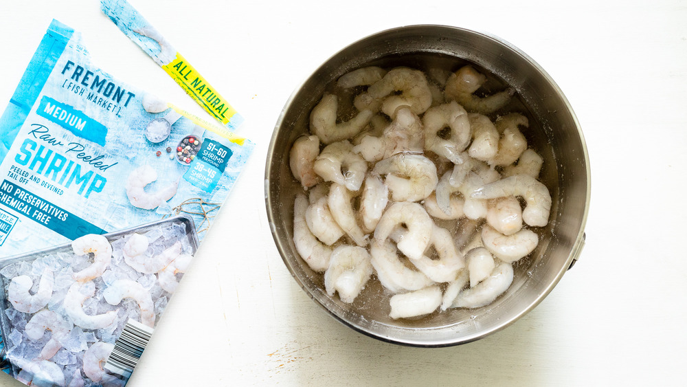 shrimp thawing for Aldi 5-ingredient shrimp scampi