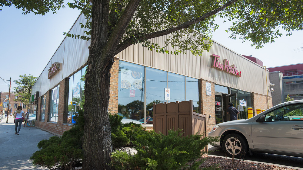 Tim Hortons exterior building