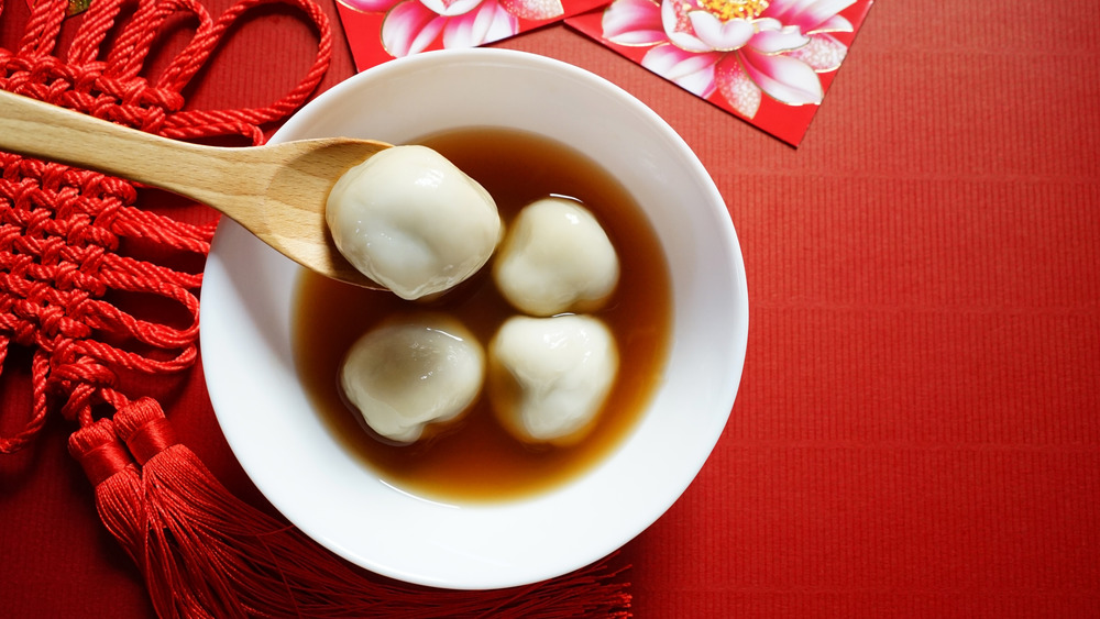 Rice balls in sweet ginger soup