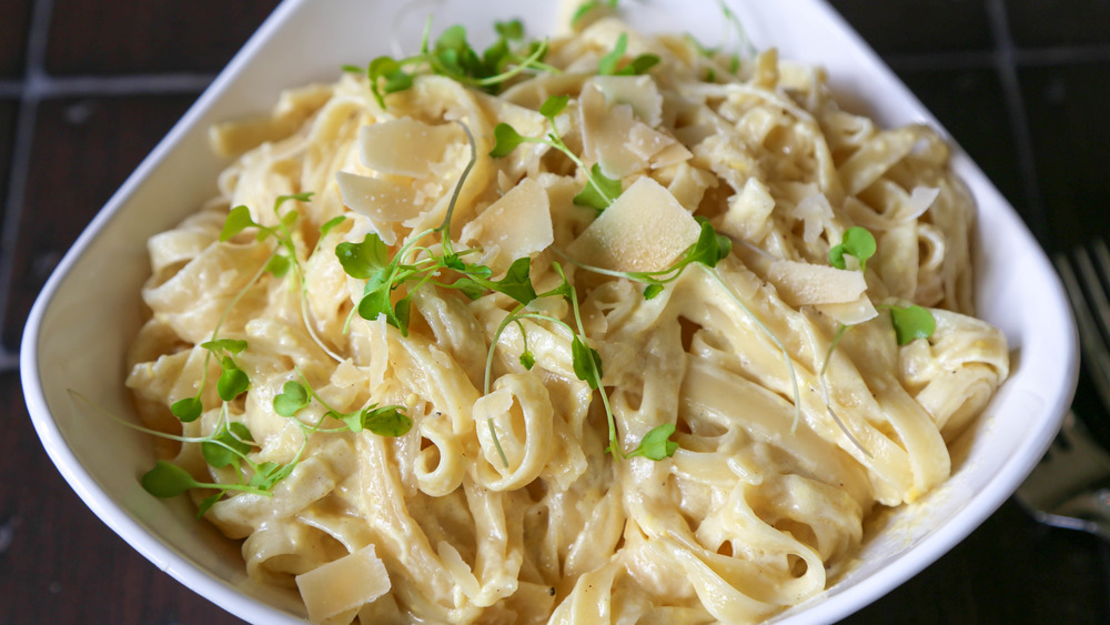 plated fettuccine Alfredo recipe