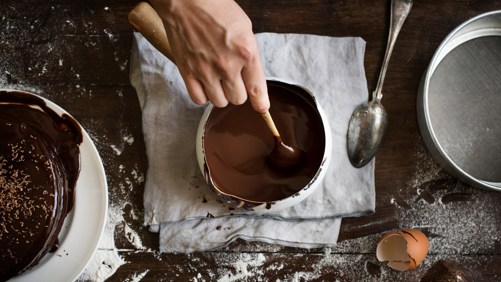 Melted dark chocolate in bowl