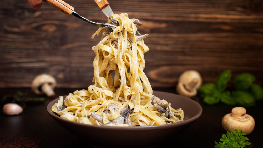 mushroom fettuccine with cream sauce