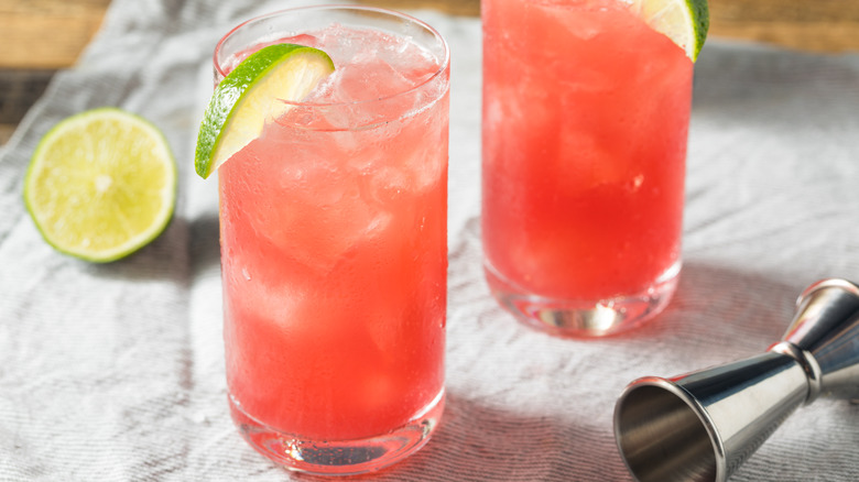 Bay Breeze cocktails with lime