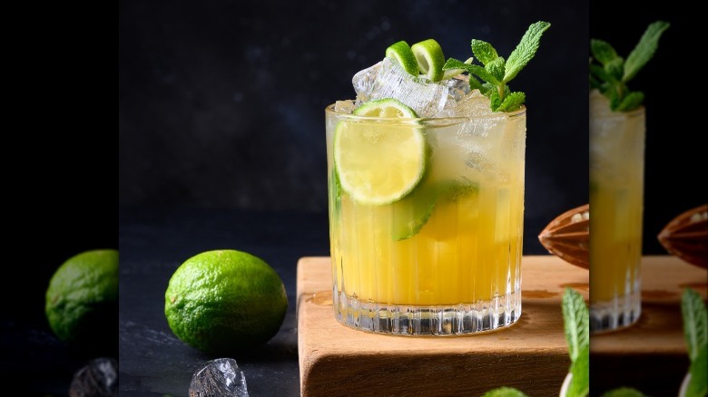 Mai Tai with lime and mint