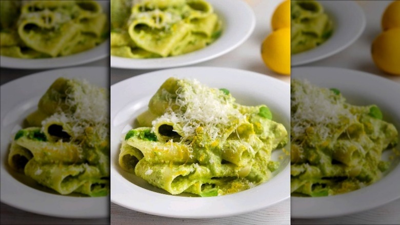 De Laurentiis' pesto pasta