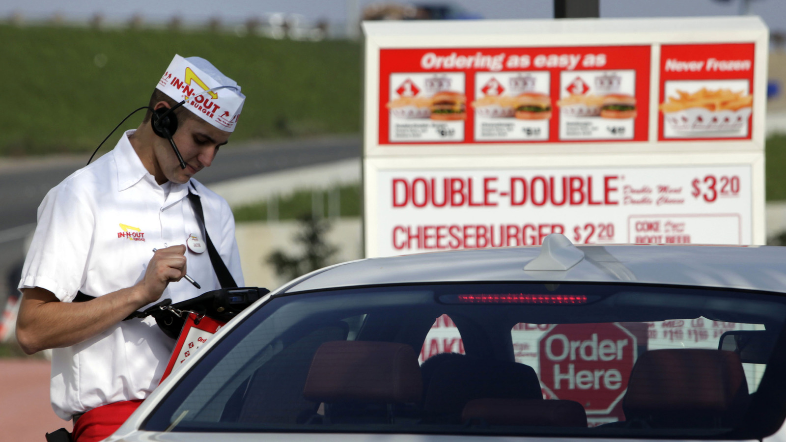 This Is How Much In N Out Employees Really Make