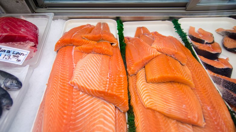 farmed or wild-caught salmon