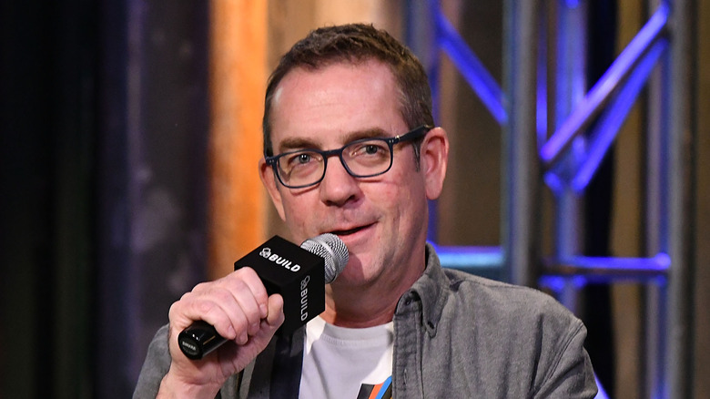 Ted Allen talking into a microphone