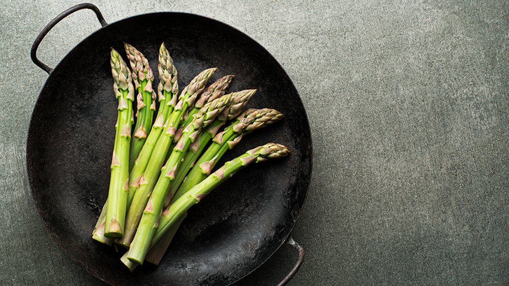 asparagus in a pan