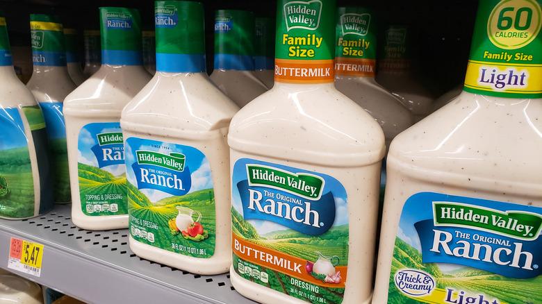 Hidden Valley bottled ranch display