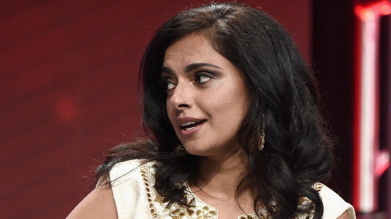 Maneet Chauhan talking on set