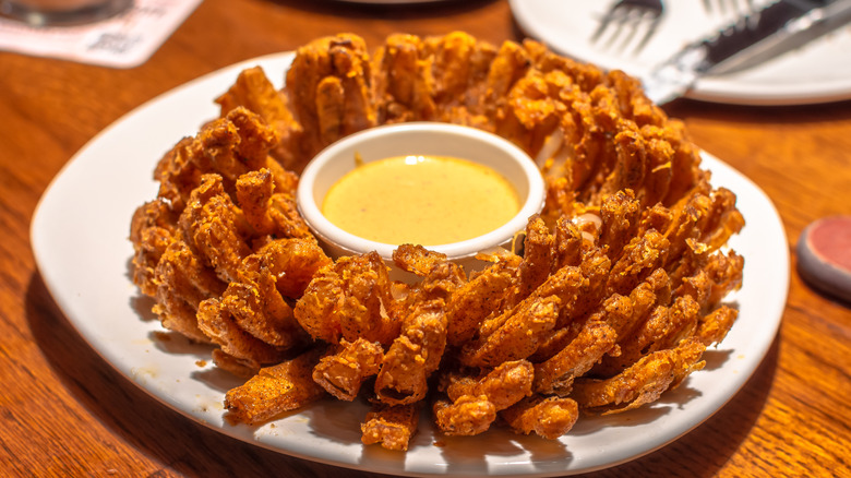 bloomin onion with sauce
