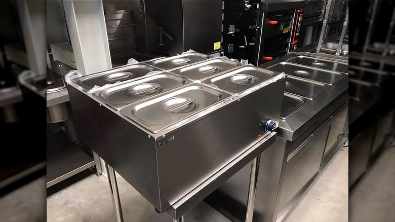 Bain marie equipment in room