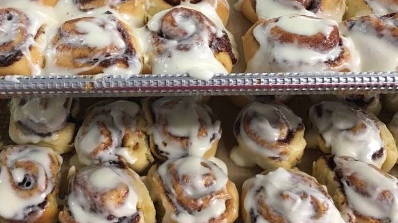 cinnabon cinnamon rolls