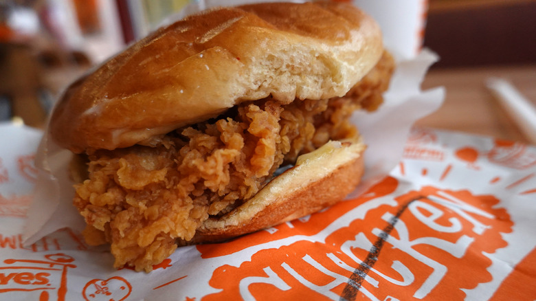 popeyes spicy chicken sandwich