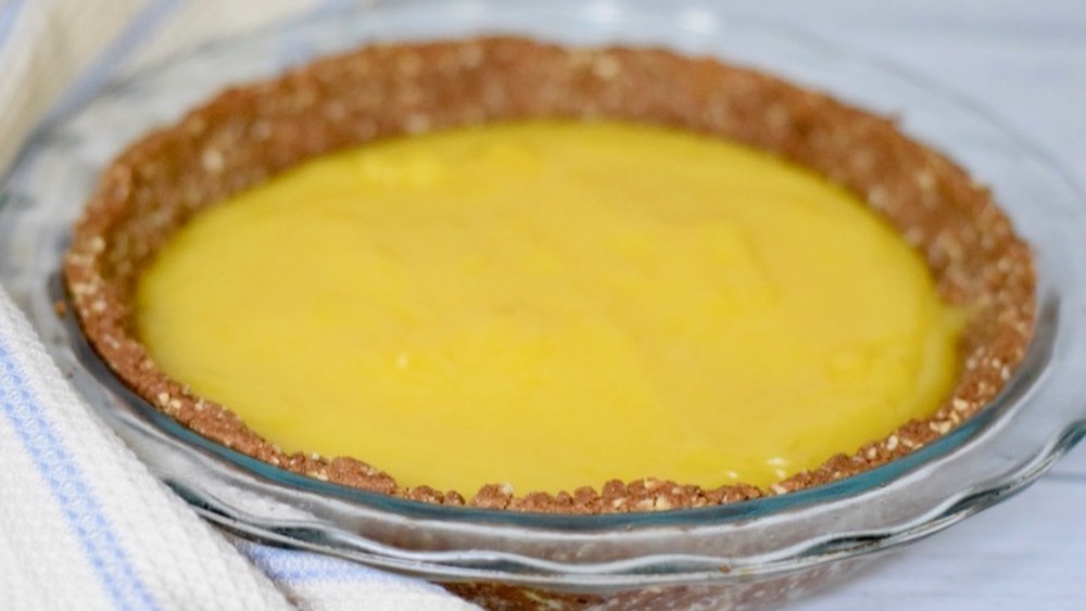 lemon curd in graham cracker crust for lemon meringue pie recipe