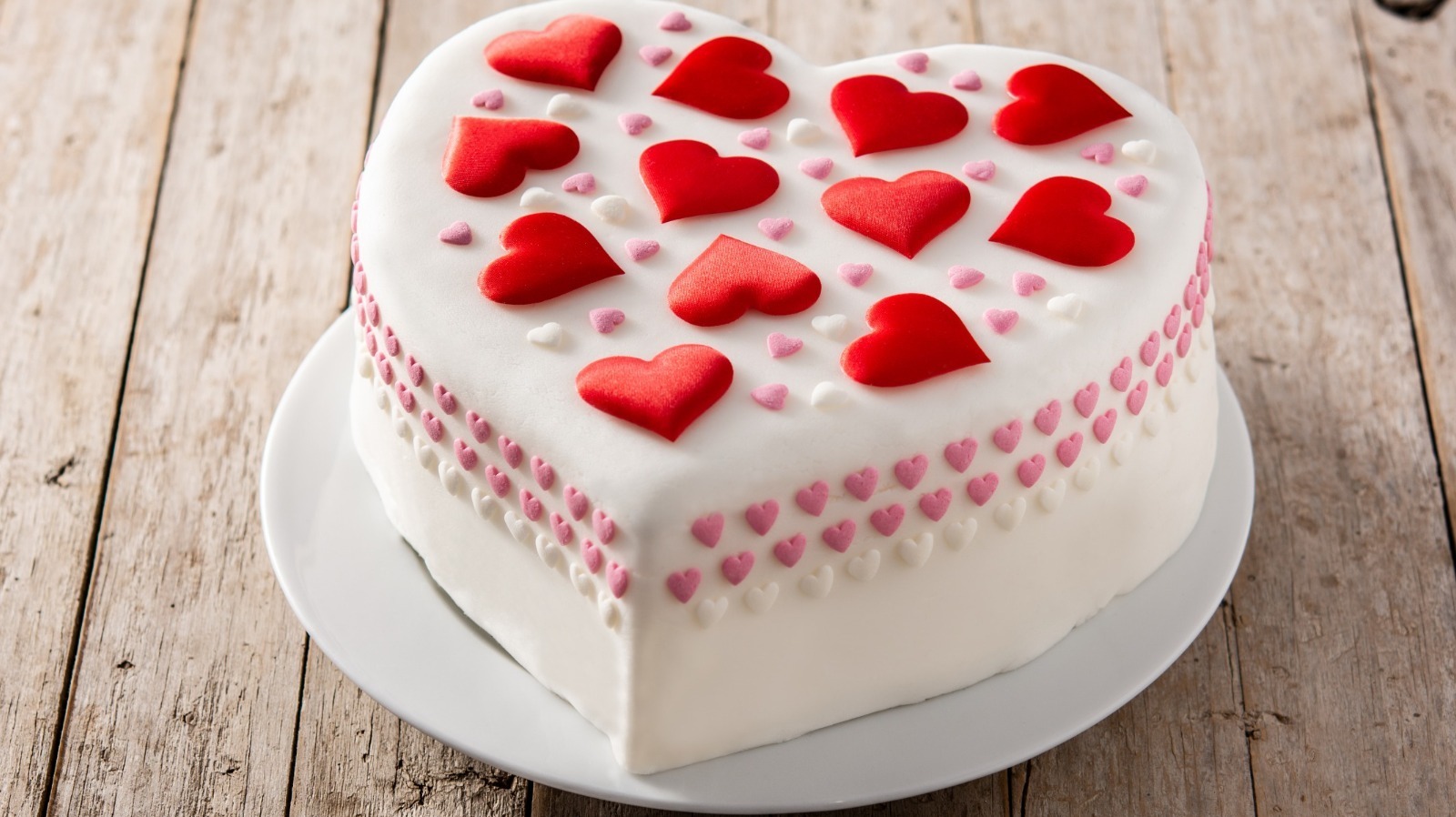 Vintage Heart Cake | Pretty birthday cakes, Purple cakes birthday, Creative  birthday cakes