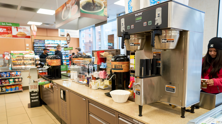 7-Eleven coffee machine in store