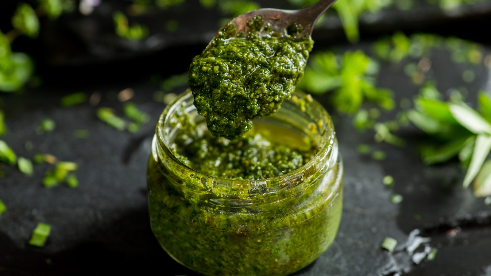 this-simple-trick-will-keep-your-pesto-from-turning-brown