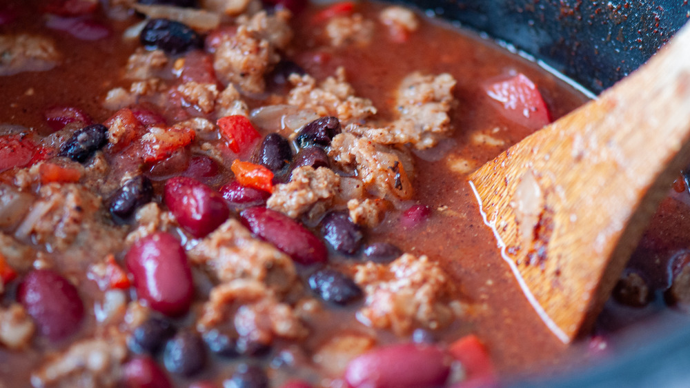 slow cooker chili recipe cooking in pot