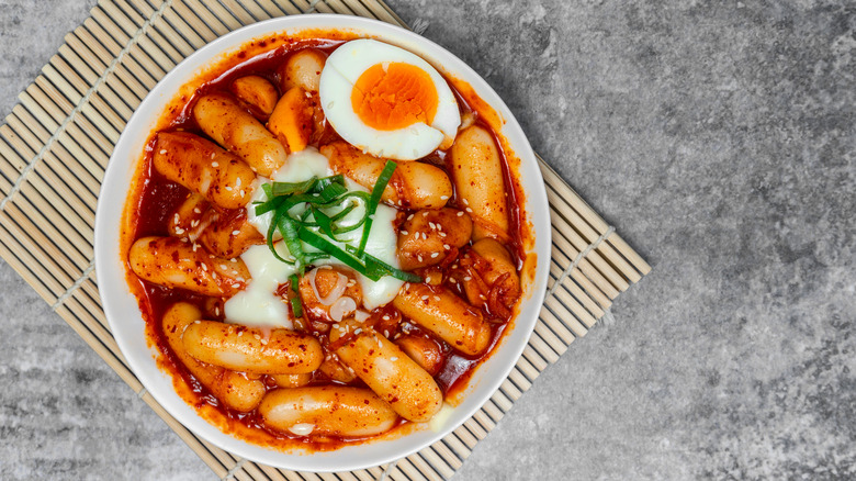 korean tteokbokki with cheese