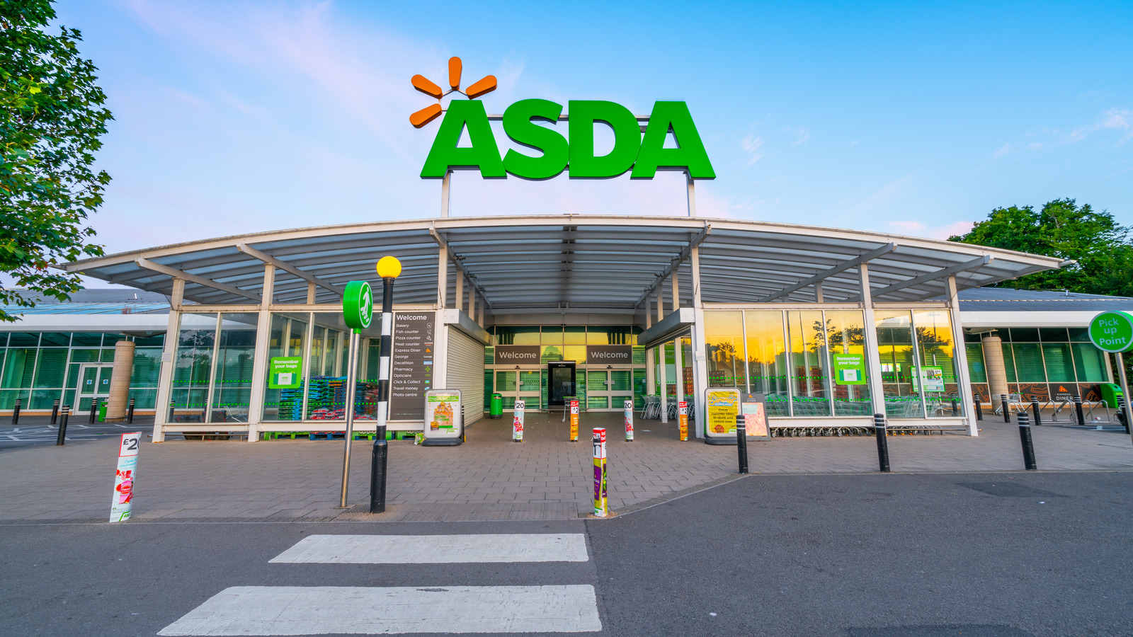 Amazing' Asda superstore goes viral on TikTok as hundreds flock to huge  shop - Lincolnshire Live