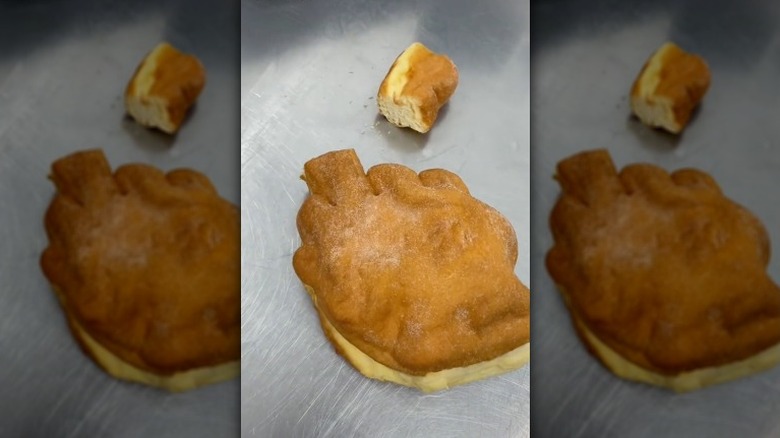 finger cut off Hand-shaped donut 