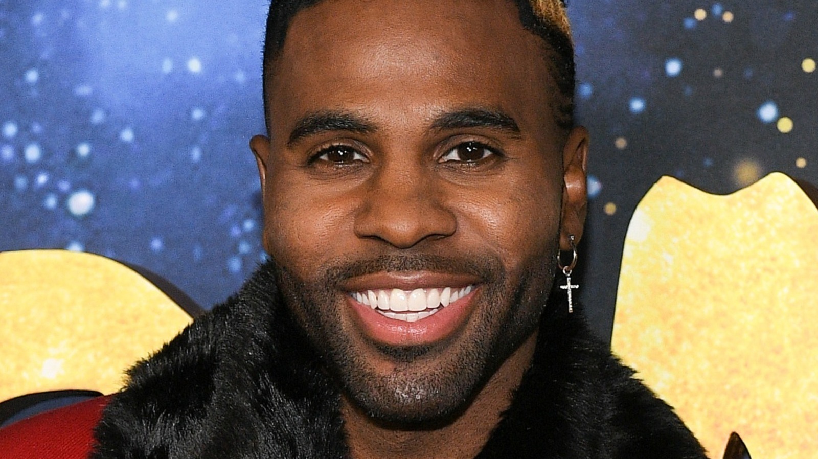 tiktok-is-stunned-by-jason-derulo-s-massive-gingerbread-house