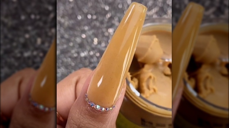 Peanut butter fake nails