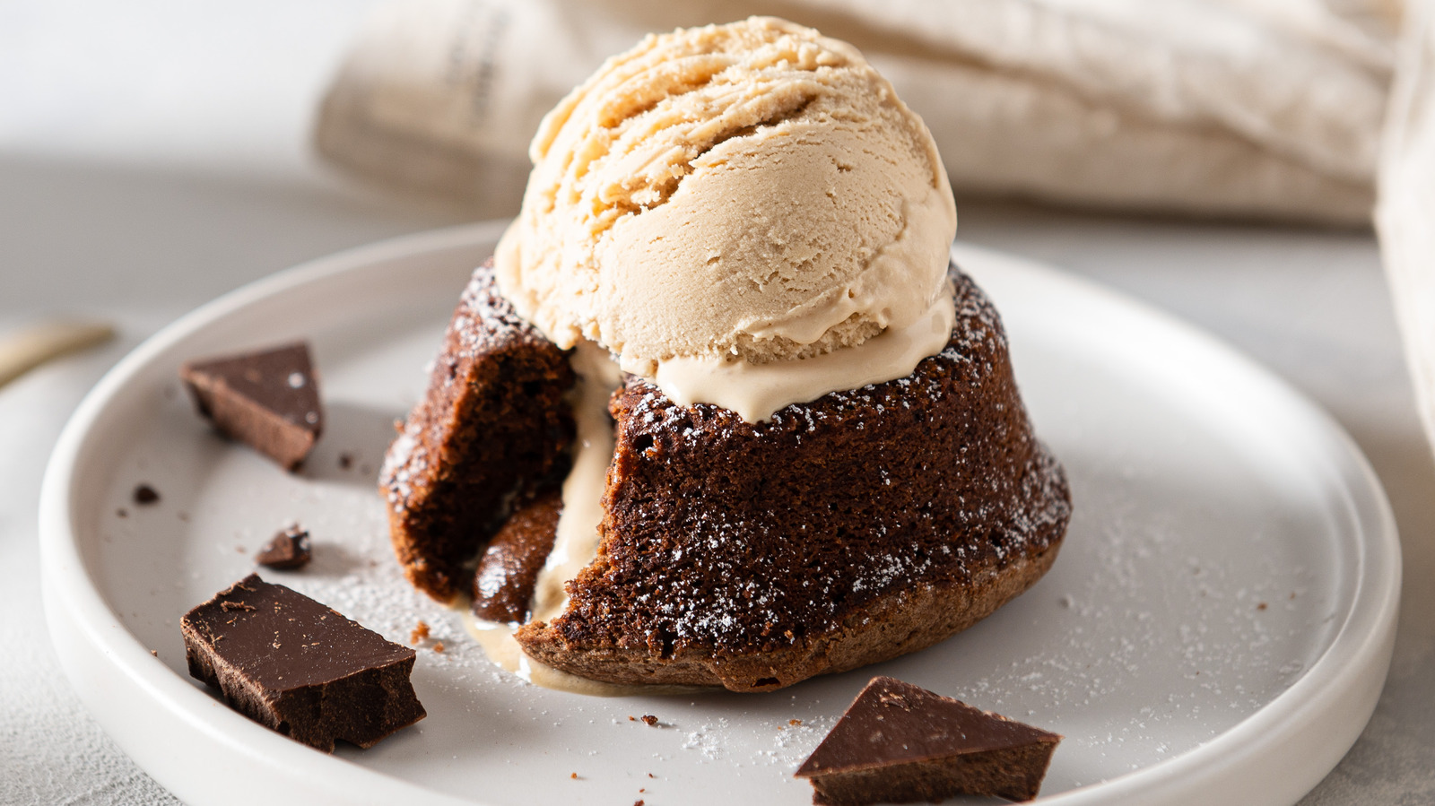 Warm Chocolate Lava Cakes with Bailey's Sauce - Pastries Like a Pro
