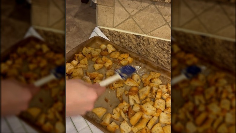 Homemade Outback Steahouse croutons