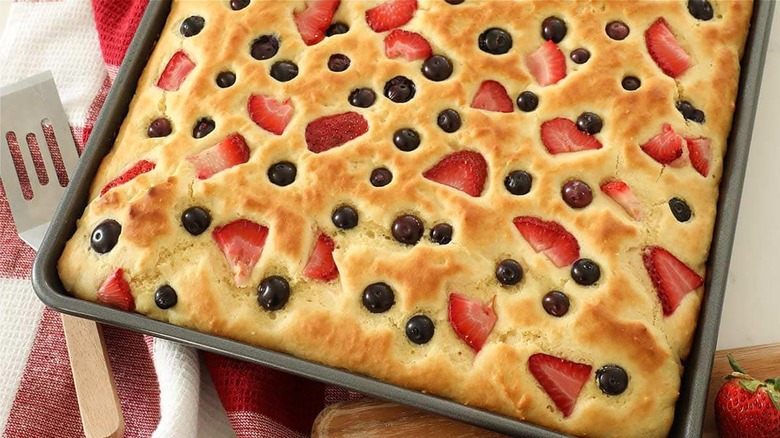 Sheet pan pancake with berries