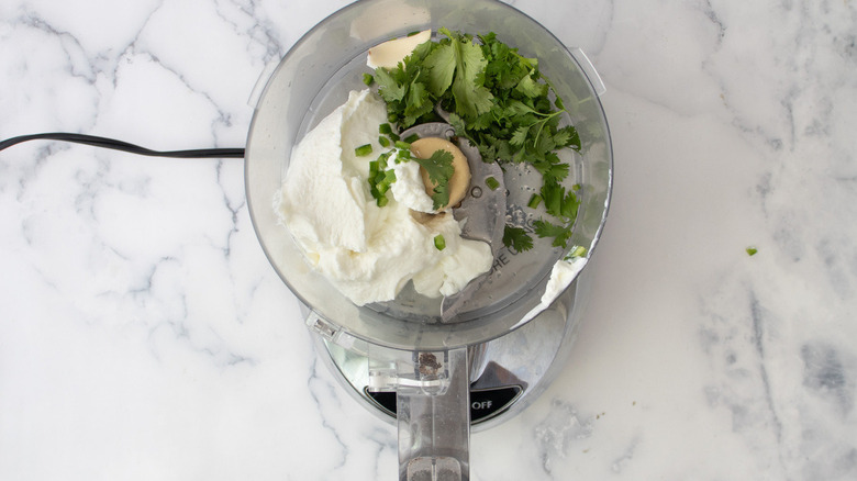 yogurt cilantro and garlic