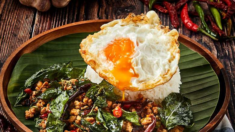 asian street food with egg