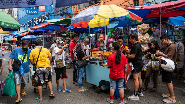 many people buying street food