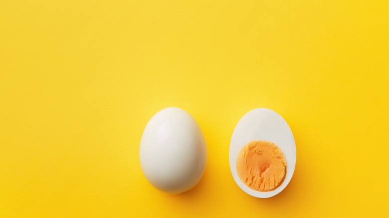 The Different Types of Eggs & Sizes - Jessica Gavin