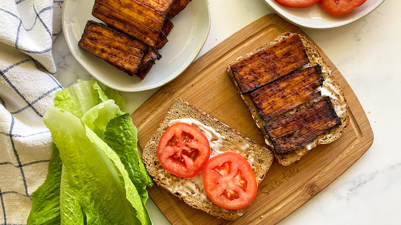 tofu bacon on sandwich 