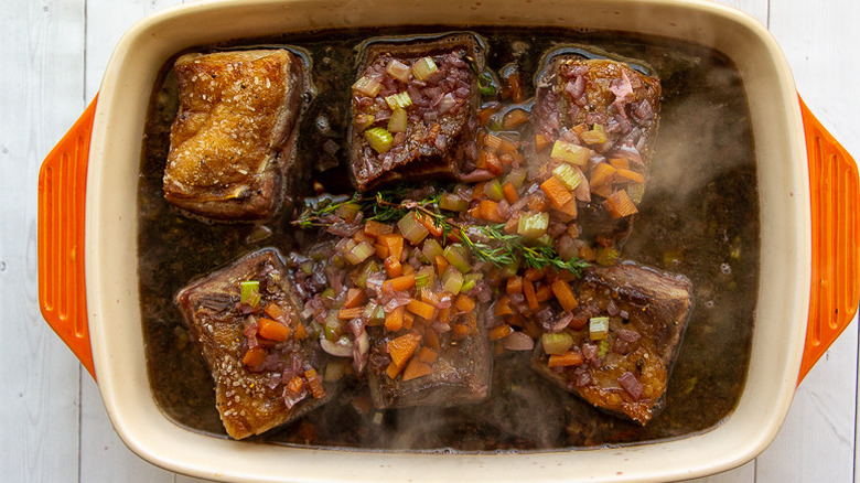 short ribs marinating red wine