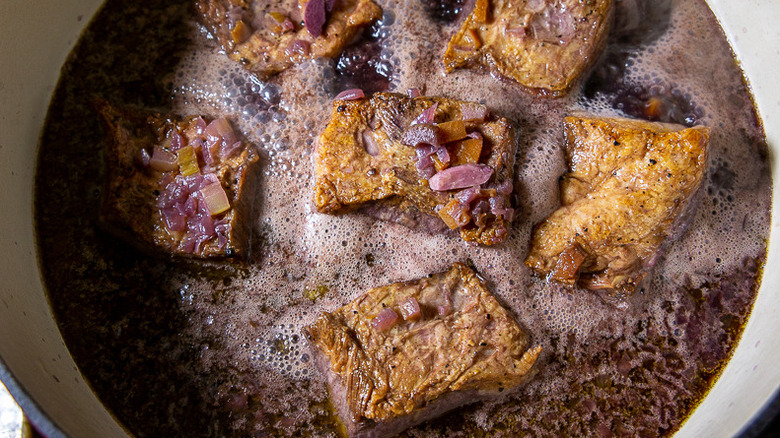 ribs in red wine marinade