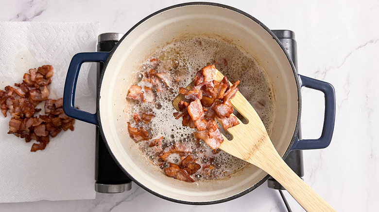 Cooking bacon in pan