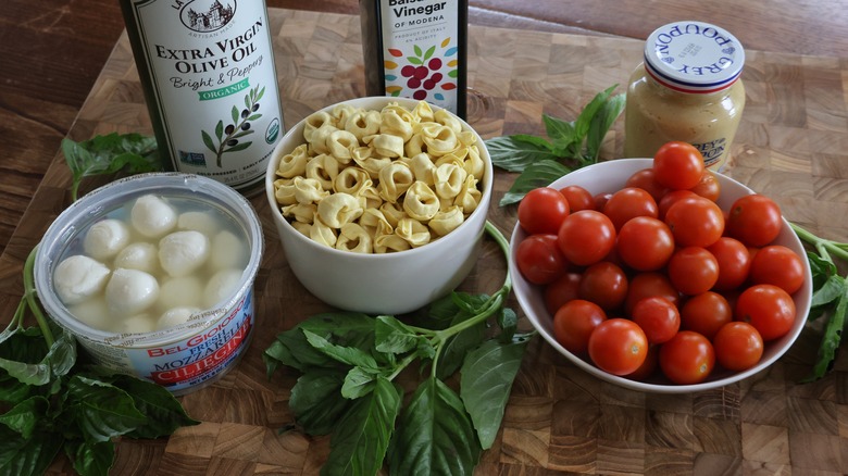 tortellini caprese pasta salad ingredients