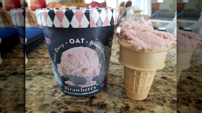 strawberry oat frozen dessert