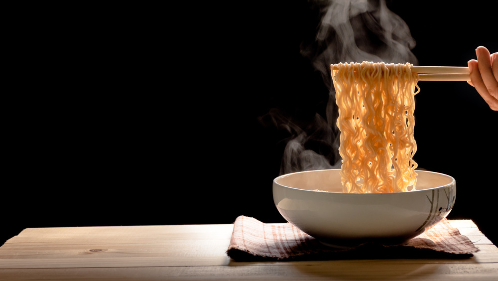 Steaming bowl of instant noodles 