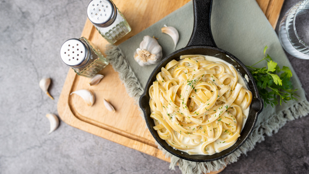 Pasta with alfredo sauce