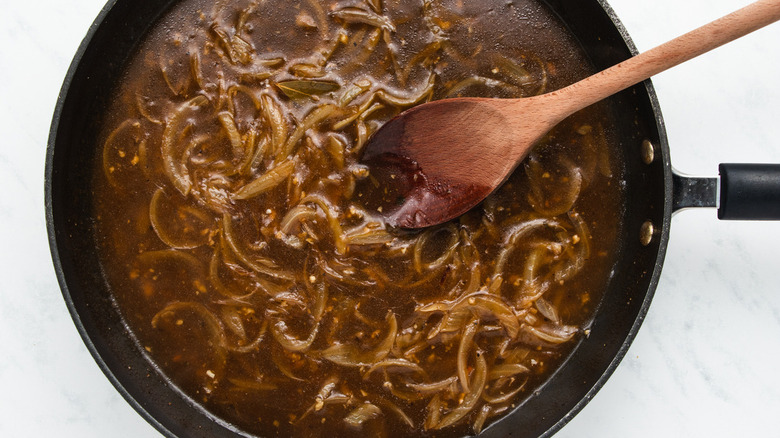 beef and onion gravy