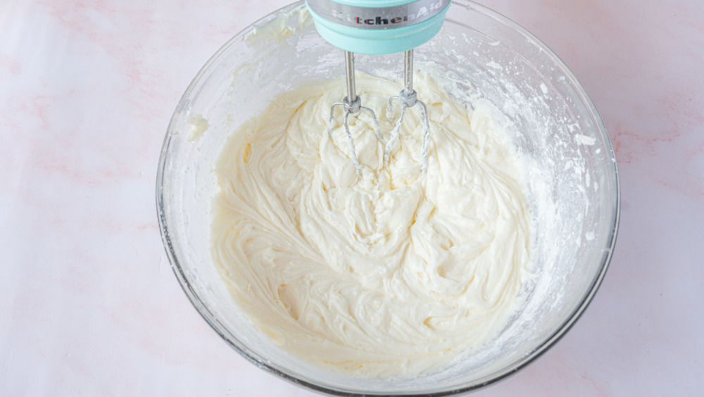 mixing frosting