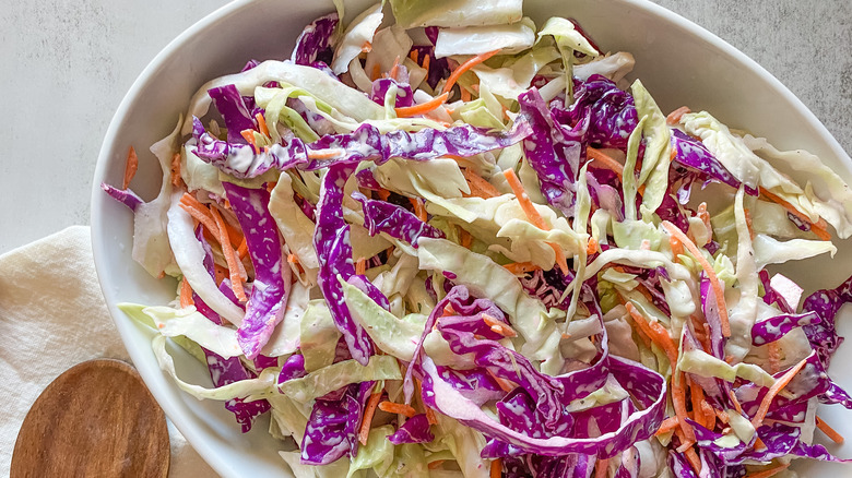 coleslaw in bowl 