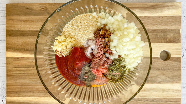 meatloaf ingredients in a bowl