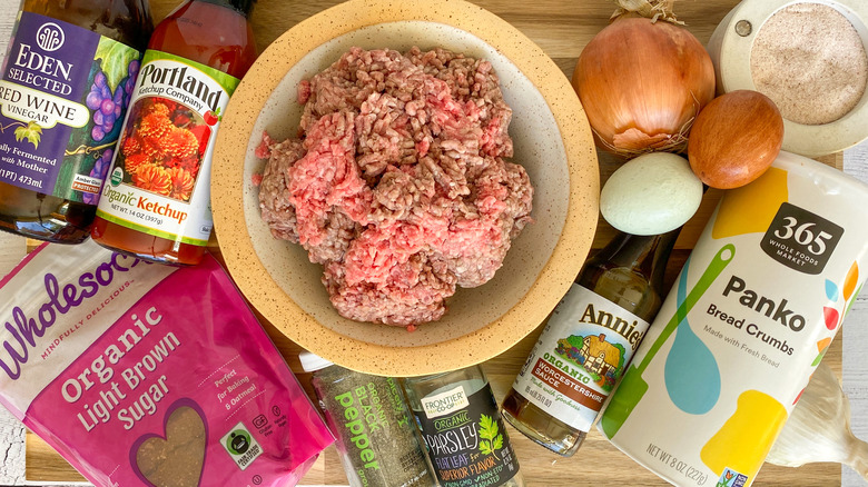 ingredients for traditional meatloaf